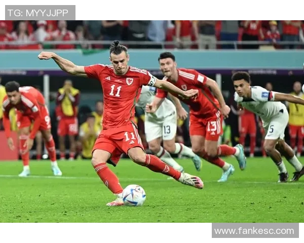 退役足球球星的辉煌历程与足球场外人生探索